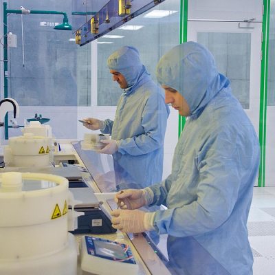 Royce Training: Practical Cleanroom Skills at Swansea University