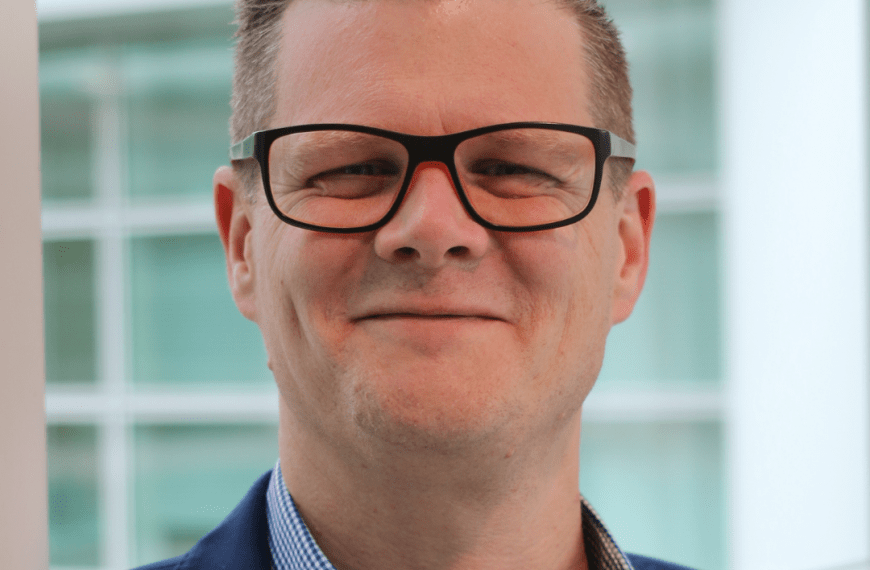 Headshot image for Dr Stuart Kitney