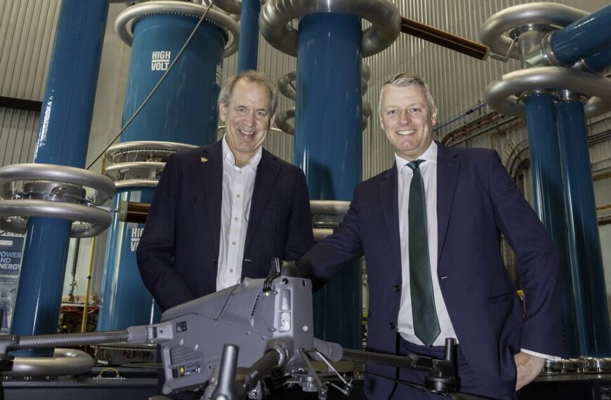 Minister for Defence Readiness and Industry Luke Pollard MP accompanied by the University of Manchester President and Vice-Chancellor Professor Duncan Ivison